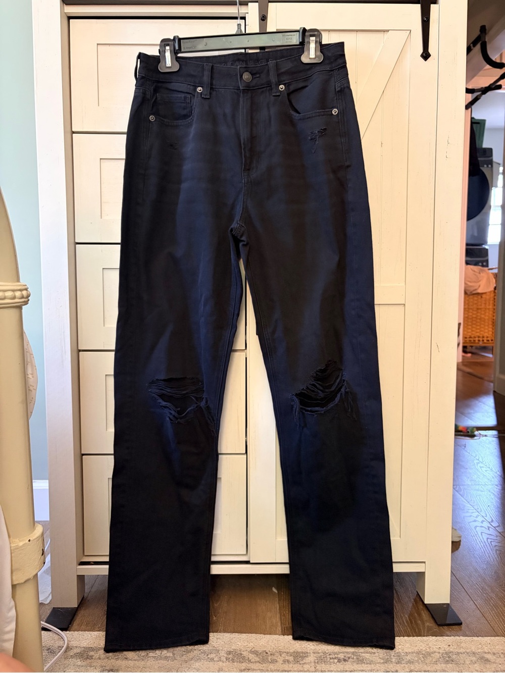 NWOT American Eagle black jeans - Mom Straight Jean - Size 8 X-LONG